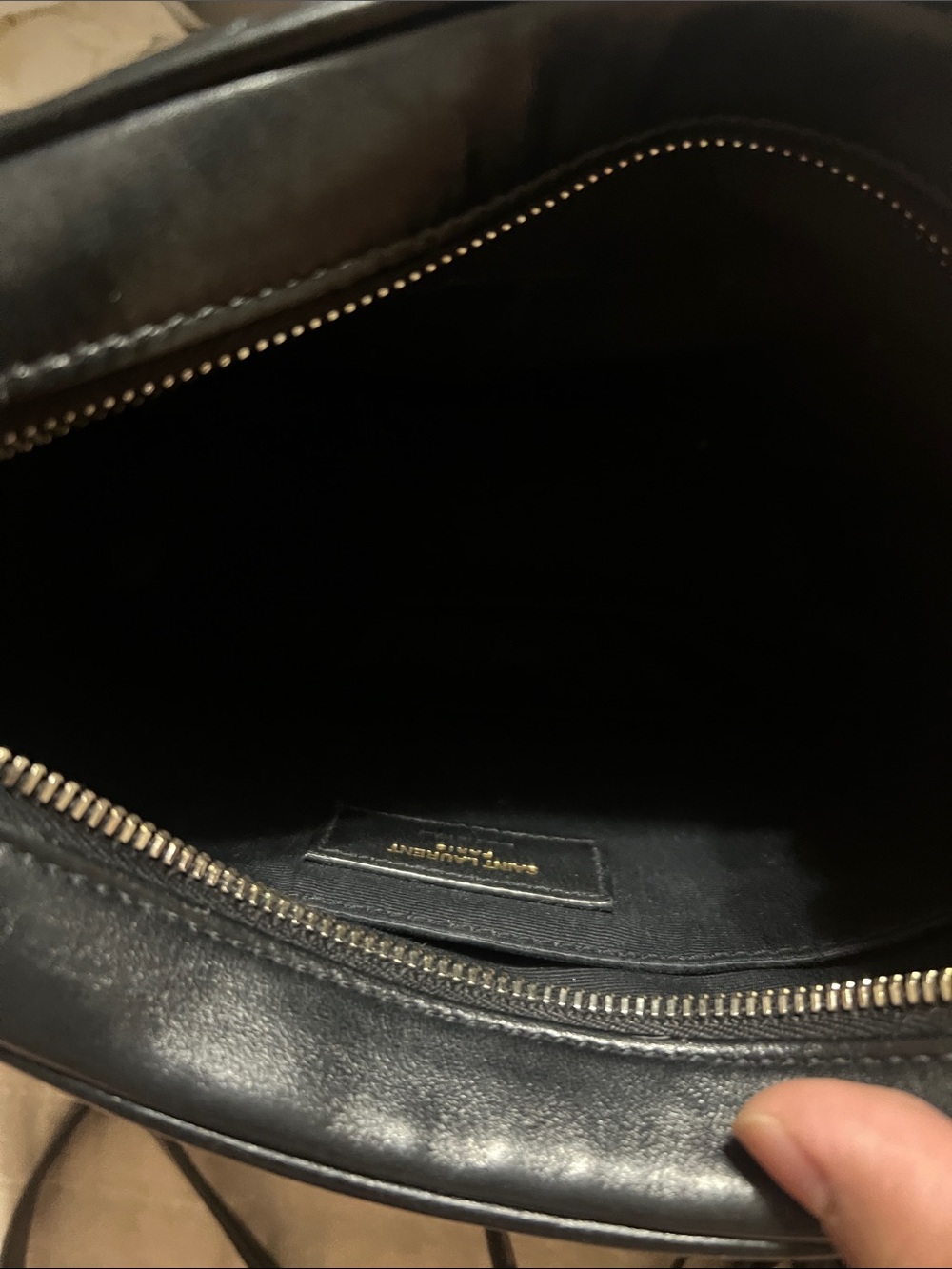 YSL LOU CAMERA BAG IN QUILTED LEATHER BLACK - Picture 5 of 9